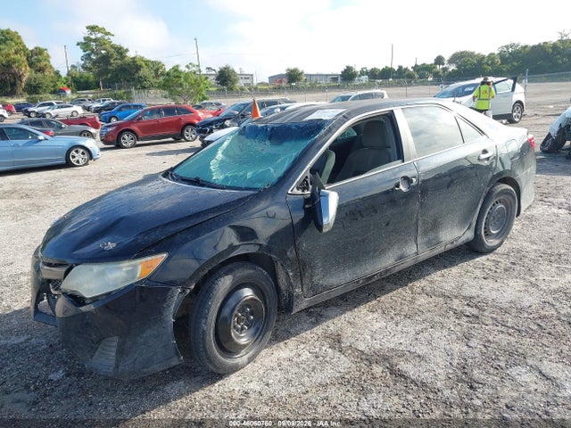 2012 Toyota CAMRY L photo 2