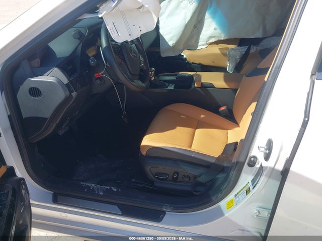 2022 LEXUS ES 300H 5