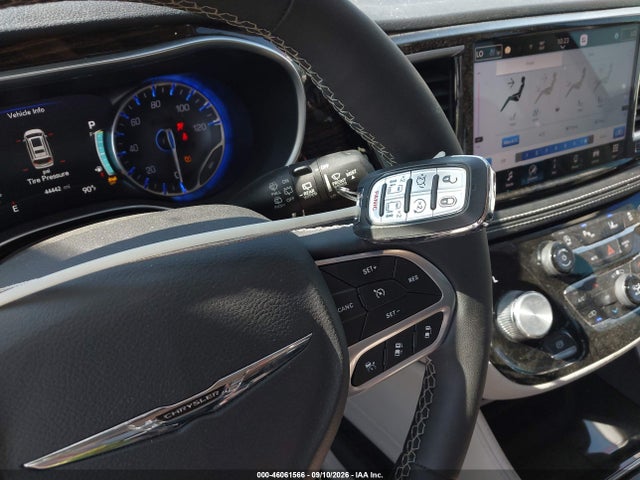2023 CHRYSLER PACIFICA LIMITED 11