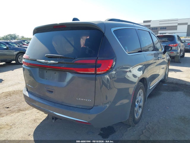 2023 CHRYSLER PACIFICA LIMITED 4