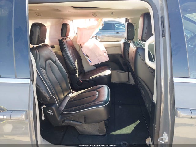 2023 CHRYSLER PACIFICA LIMITED 8