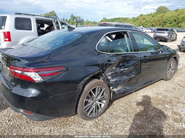 2021 TOYOTA CAMRY XLE 6