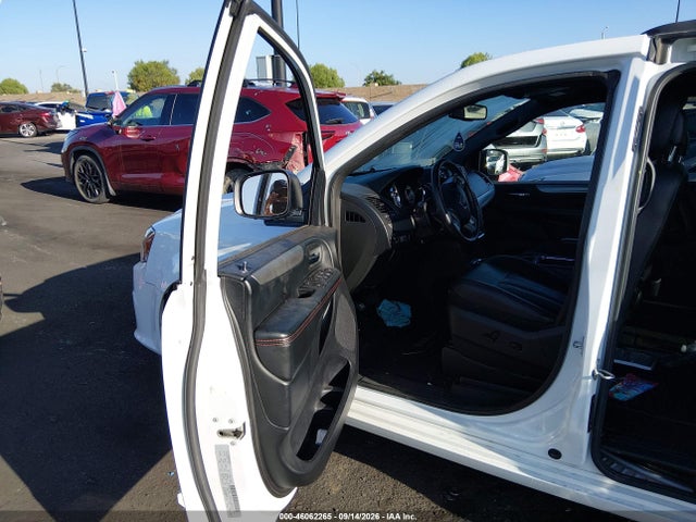 2017 DODGE GRAND CARAVAN GT 5