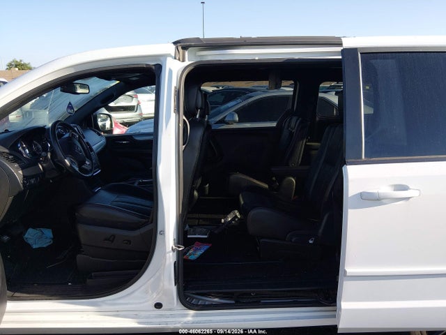 2017 DODGE GRAND CARAVAN GT 8