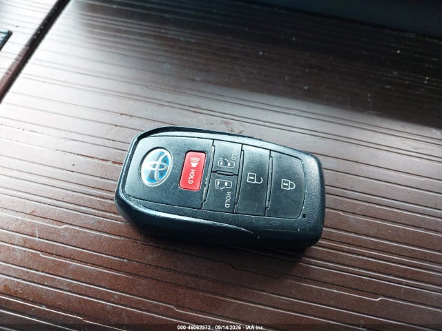 2021 TOYOTA SIENNA LE 11