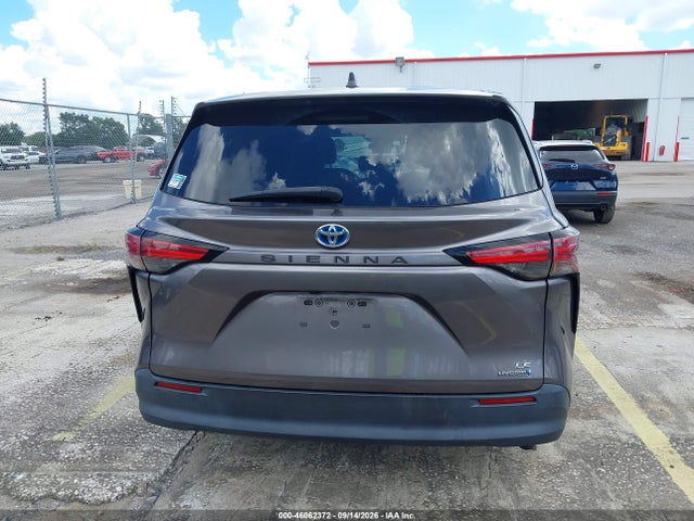 2021 TOYOTA SIENNA LE 16