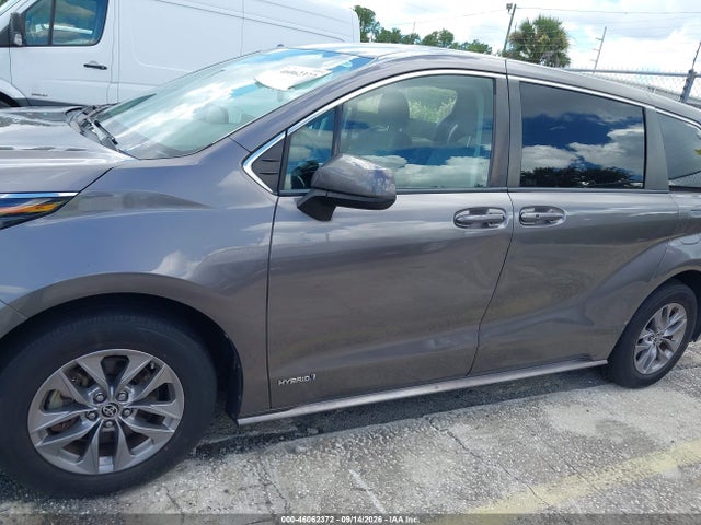 2021 TOYOTA SIENNA LE 6