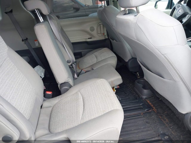 2021 TOYOTA SIENNA LE 8