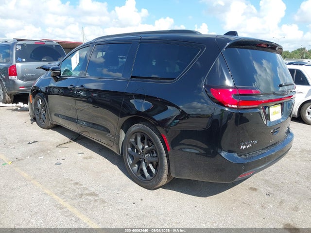 2025 CHRYSLER PACIFICA LIMITED 3