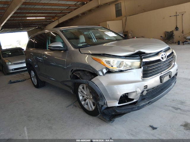 2014 TOYOTA HIGHLANDE LE