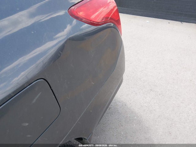 2015 Nissan VERSA 1.6 S 照片 13