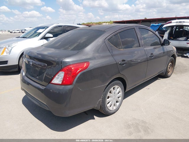 2015 Nissan VERSA 1.6 S 照片 4