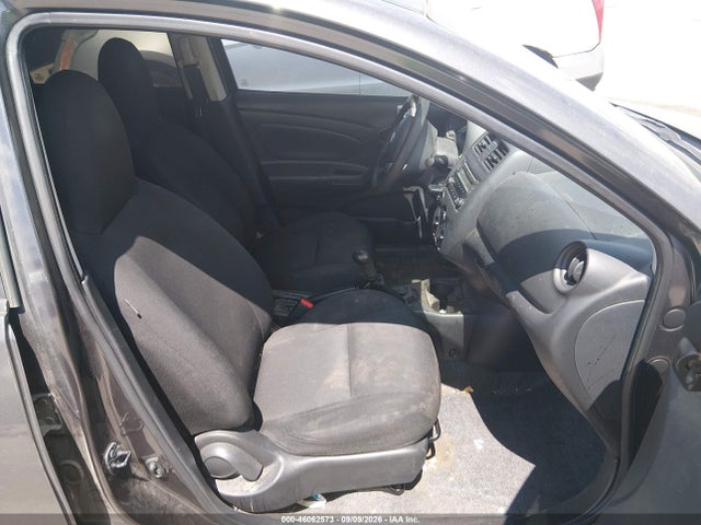 2015 Nissan VERSA 1.6 S 照片 5