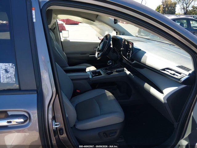 2023 TOYOTA SIENNA LIMITED 5