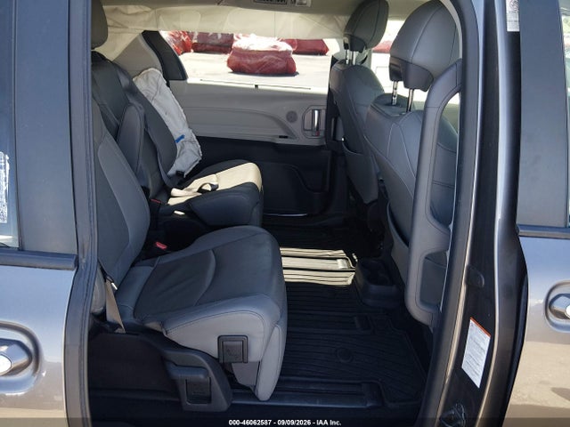 2023 TOYOTA SIENNA LIMITED 8