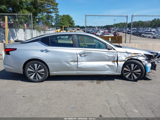 2022 NISSAN ALTIMA SV FWD 14