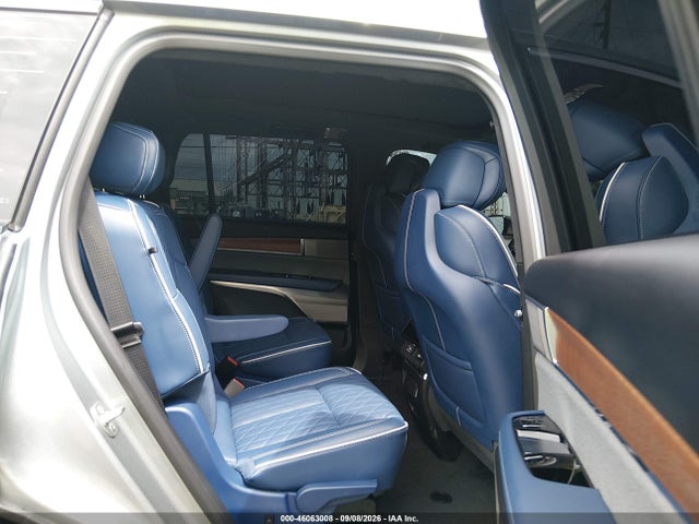 2026 CADILLAC VISTIQ PREMIUM LUXURY 8