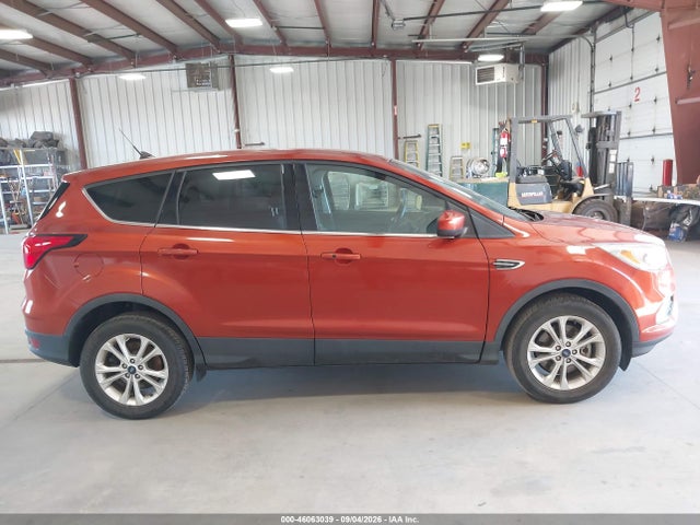 2019 FORD ESCAPE SE 18