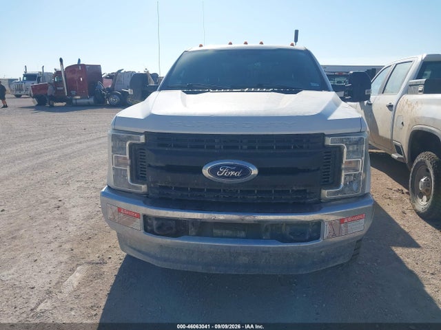 2019 FORD SUPER DUTY F-350 DRW XL 2