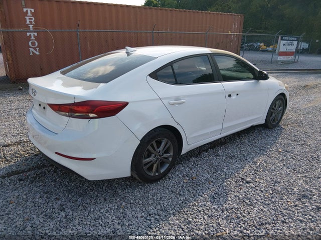 2018 HYUNDAI ELANTRA SEL 4