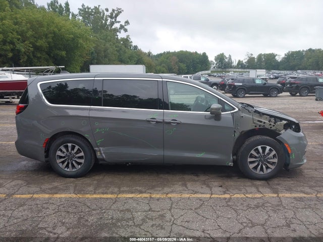 2022 CHRYSLER PACIFICA HYBRID TOURING L 13
