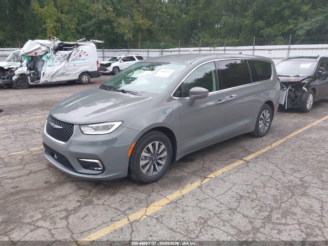 2022 CHRYSLER PACIFICA HYBRID TOURING L 2