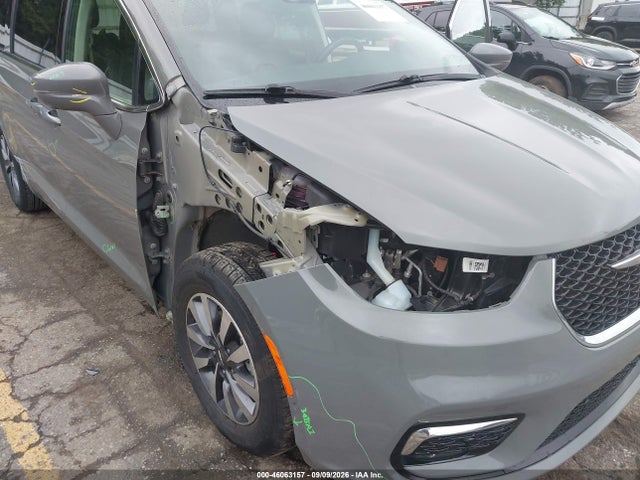 2022 CHRYSLER PACIFICA HYBRID TOURING L 6