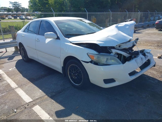 2011 TOYOTA CAMRY 