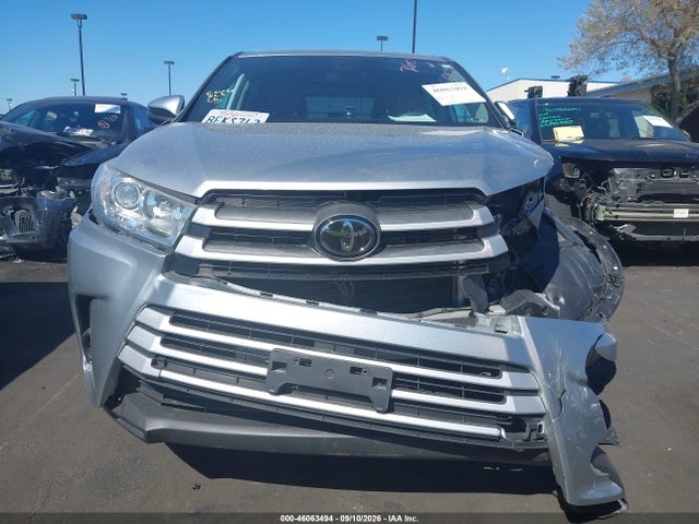 2018 TOYOTA HIGHLANDER LE 12