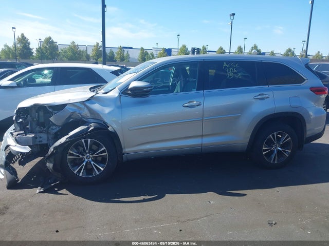 2018 TOYOTA HIGHLANDER LE 14