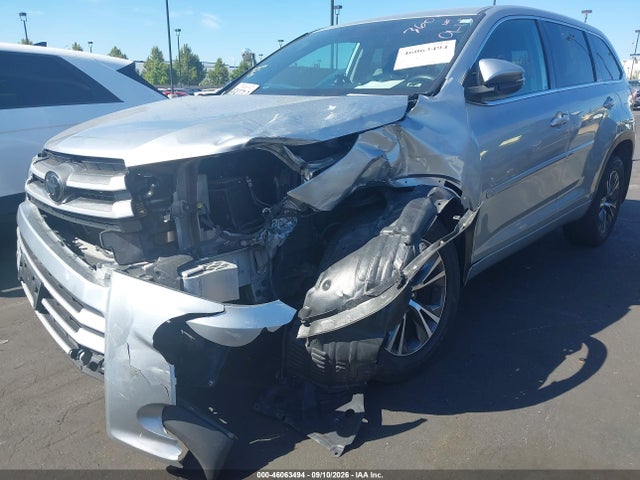 2018 TOYOTA HIGHLANDER LE 2