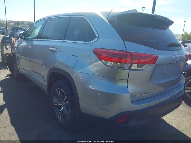 2018 TOYOTA HIGHLANDER LE 3