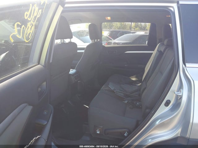 2018 TOYOTA HIGHLANDER LE 8