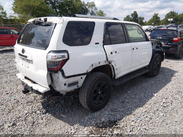 2021 TOYOTA 4RUNNER SR5 4