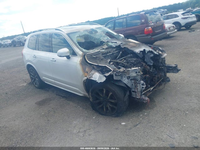 2017 VOLVO XC90 T6 MOMENTUM