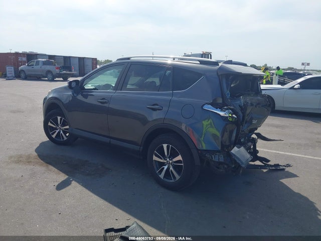2017 TOYOTA RAV4 XLE 3