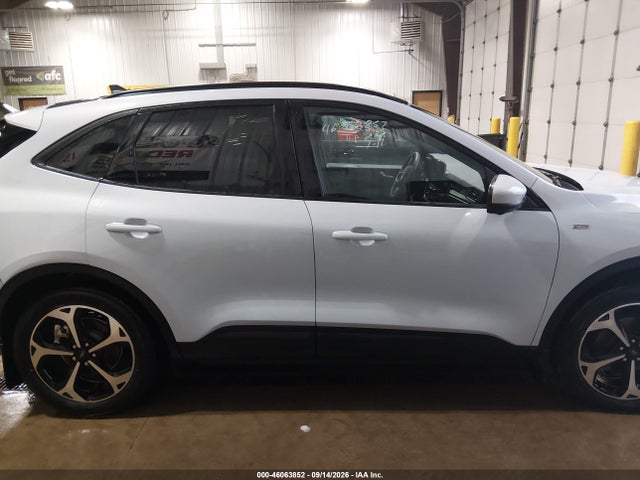 2025 FORD ESCAPE ST-LINE SELECT 13