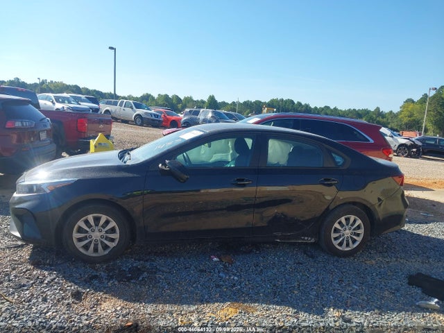 2022 KIA FORTE FE 13