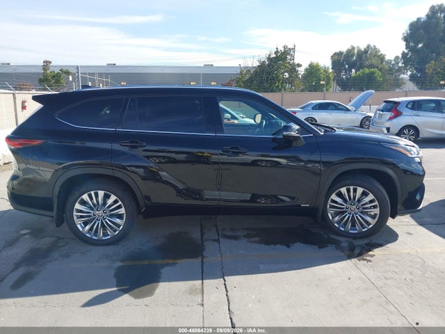 2026 TOYOTA HIGHLANDER HYBRID PLATINUM 13