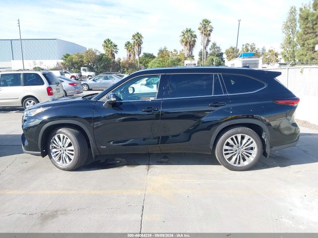 2026 TOYOTA HIGHLANDER HYBRID PLATINUM 14