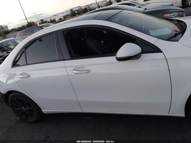 2021 MERCEDES-BENZ A 220 14