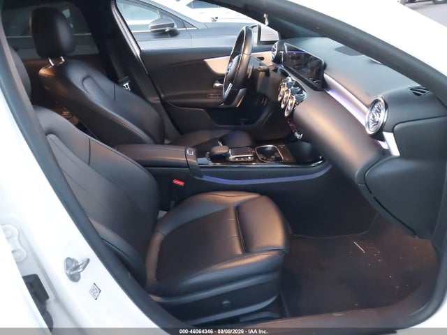 2021 MERCEDES-BENZ A 220 5
