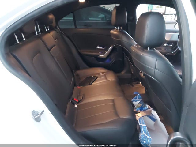2021 MERCEDES-BENZ A 220 8