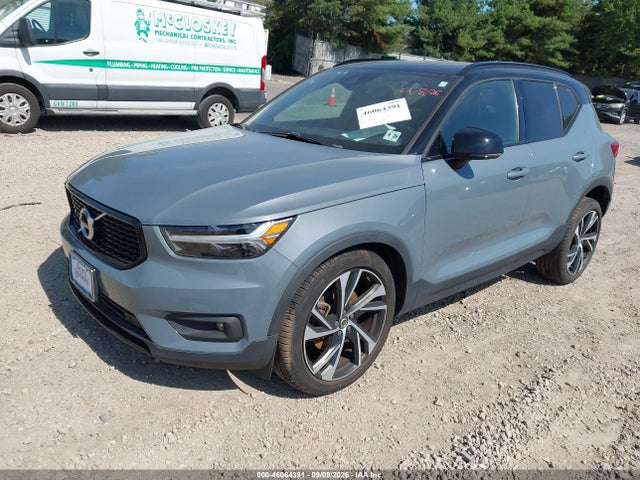 2021 VOLVO XC40 T5 R-DESIGN 2