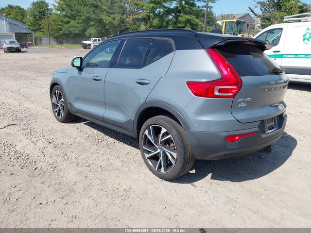 2021 VOLVO XC40 T5 R-DESIGN 3