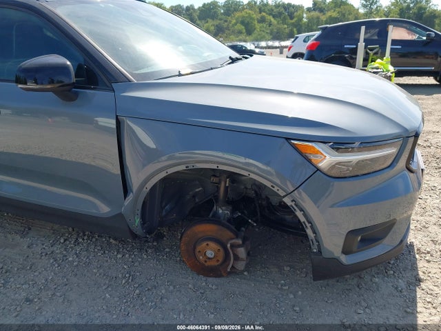 2021 VOLVO XC40 T5 R-DESIGN 6