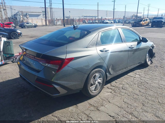 2025 HYUNDAI ELANTRA SE 4