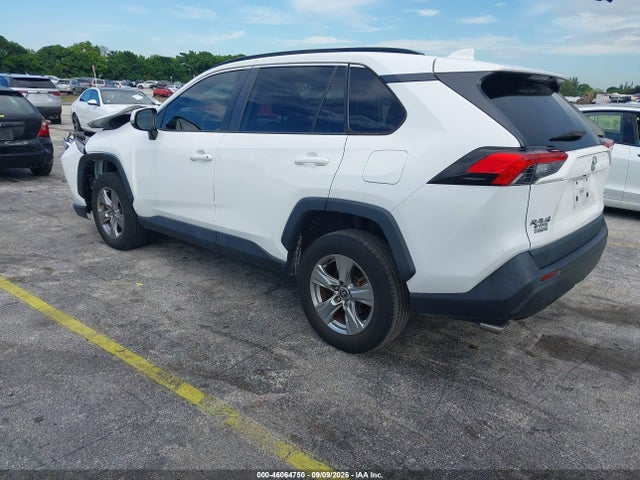 2023 TOYOTA RAV4 XLE 3