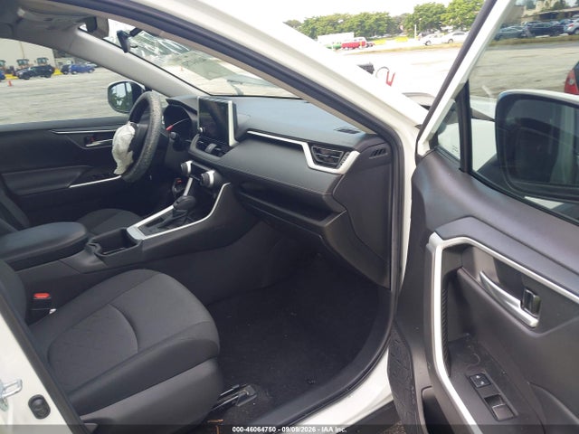 2023 TOYOTA RAV4 XLE 5