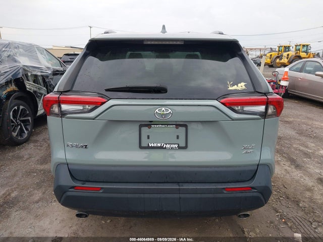 2022 TOYOTA RAV4 XLE 16